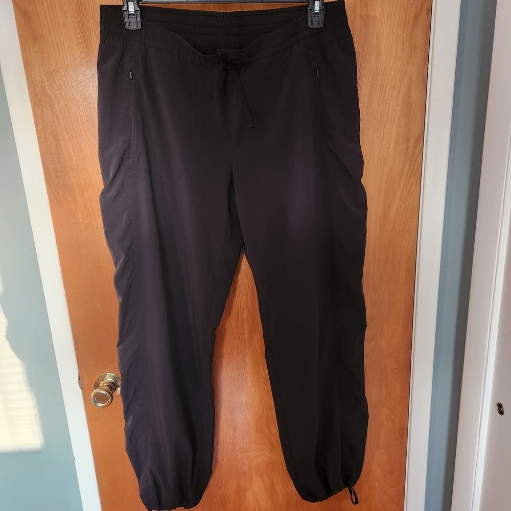 Athleta Black Aspire Joggers
